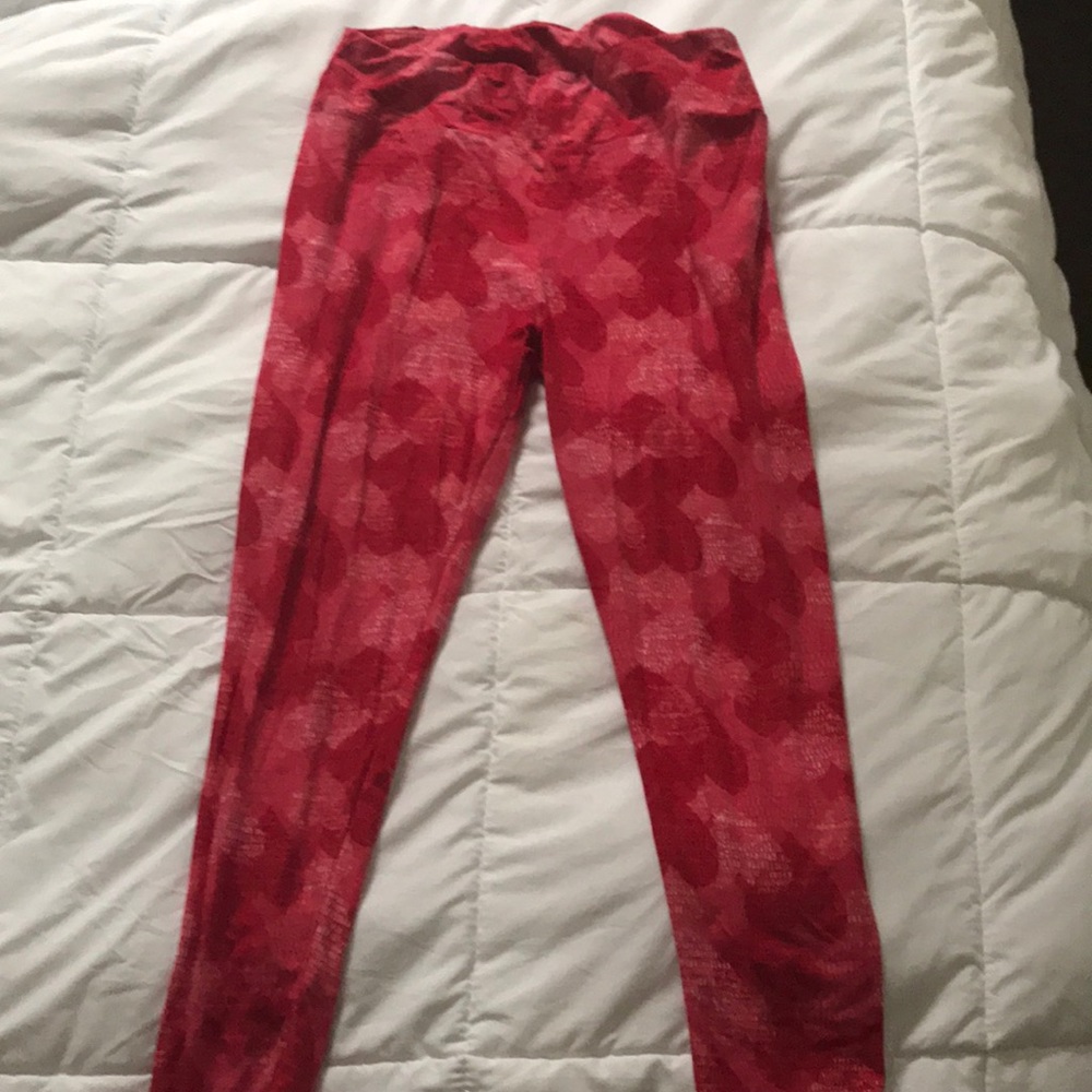 Lularoe leggings - hearts Valentine’s Day size TC